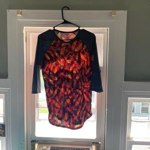 Lularoe black and red feather print 1/4 sleeve